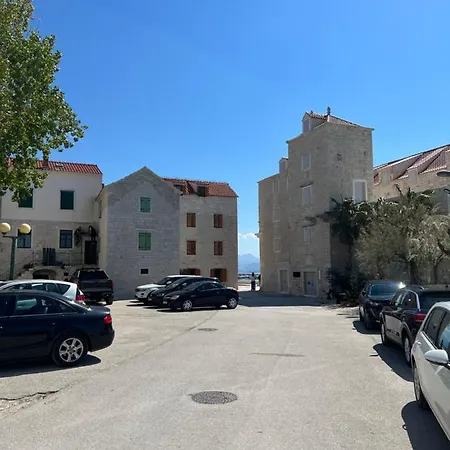 Amaizing Apartment Near Airport Kastel Stafilic Exterior photo